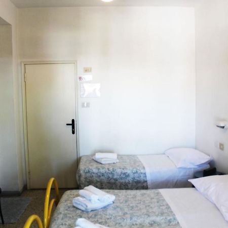 Hotel Elde Riccione Kültér fotó