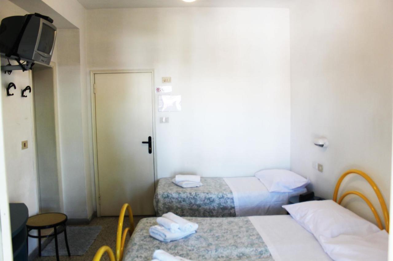 Hotel Elde Riccione Kültér fotó